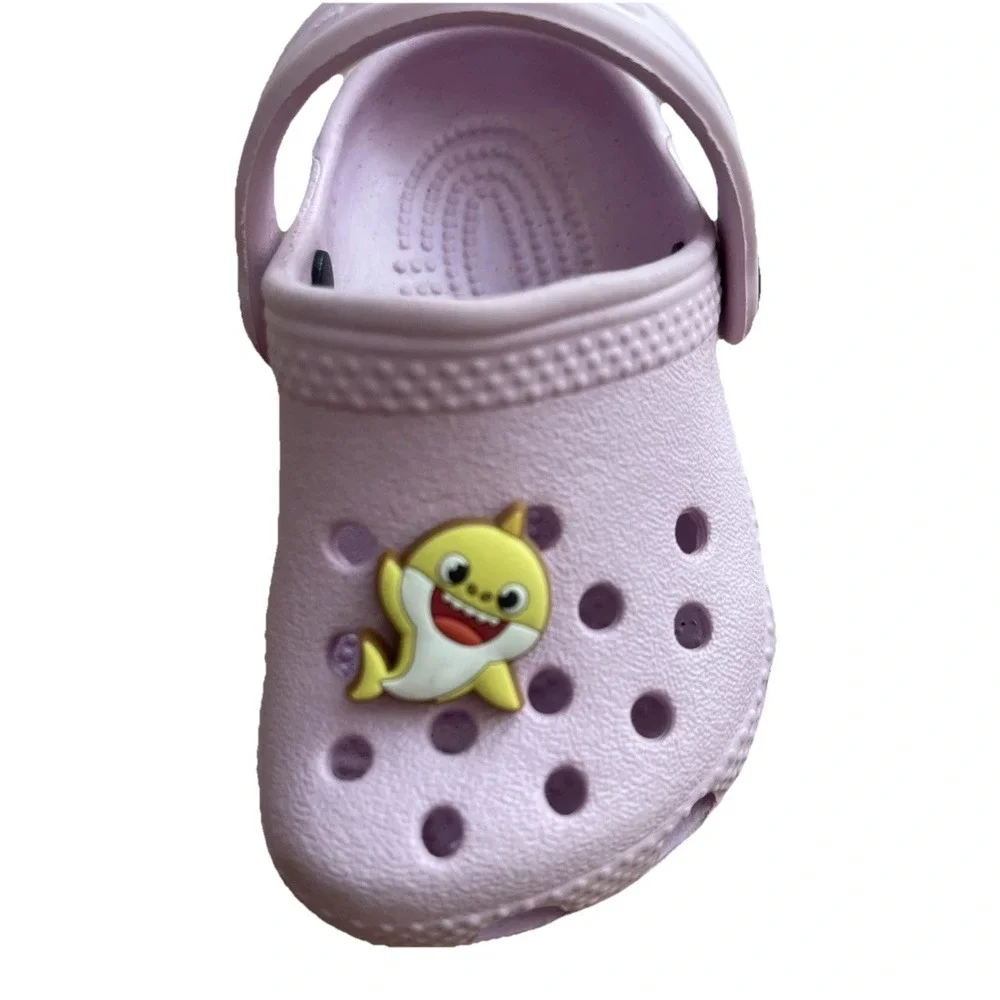 Crocs Pink Baby Size 2/3 With‎ 2 Jibbitz Baby Shark Clogs
